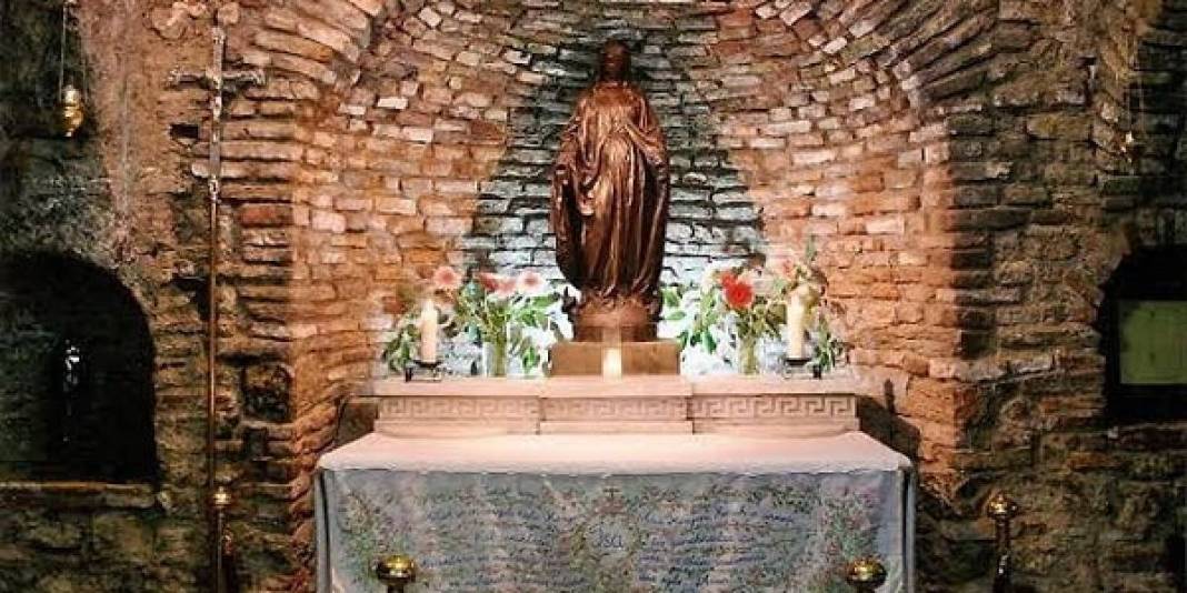 Efes’te inançların buluştuğu kutsal merkez! Manevi güç burada yükseliyor: İnanç ve kültür turizmi dikkat çekiyor 6